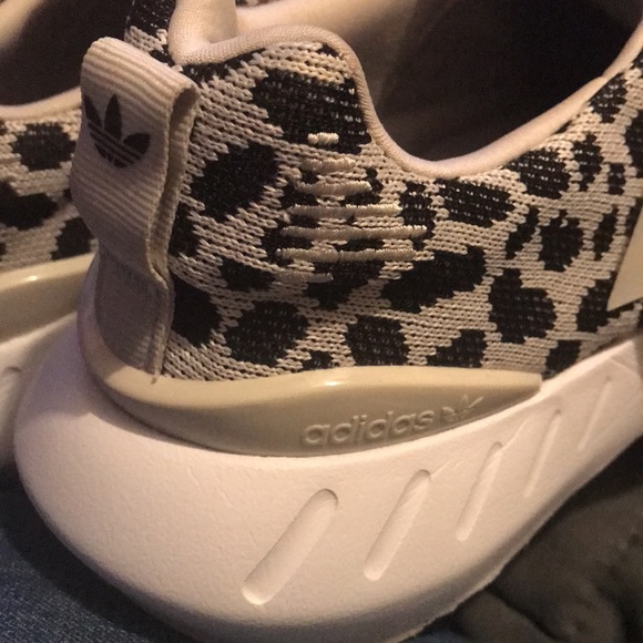 πβ¨ New β¨π ADIDAS tennis shoes - Picture 8 of 9